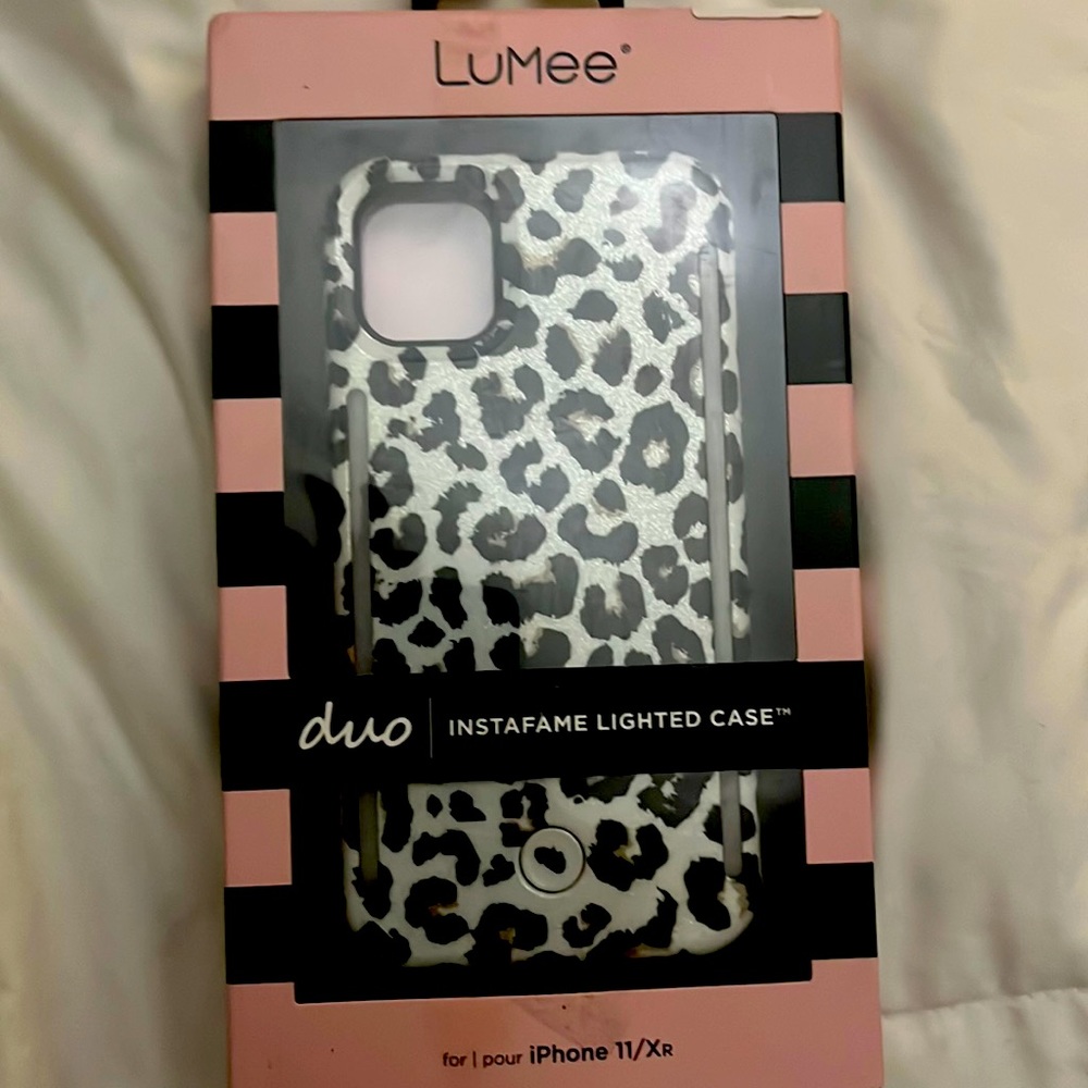 Cheetah print lumee case never used iPhone 11